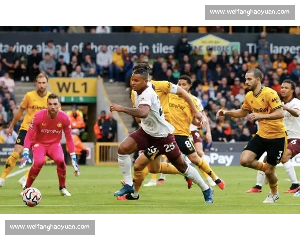 英超双雄竞逐里昂神锋！福法纳转会费或因降级缩水至 3000 万镑